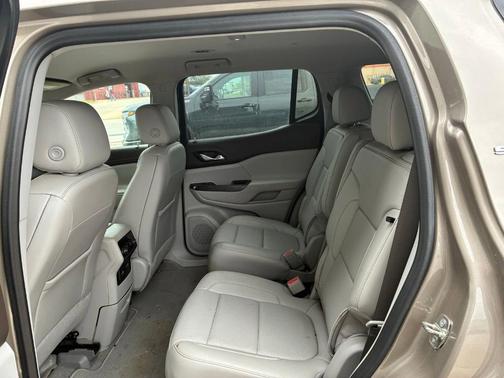 Gray 2022 GMC Acadia SLT