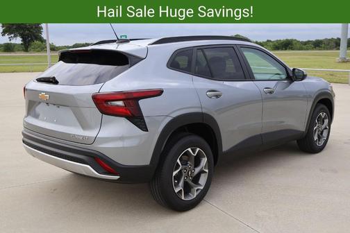 Sterling Gray Metallic 2026 Chevrolet Trax LT