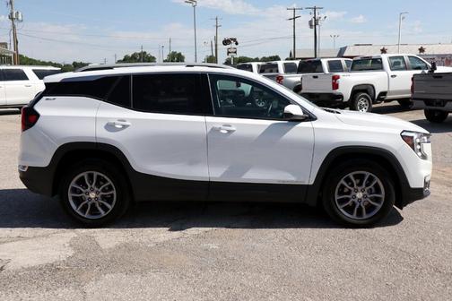 2023 GMC Terrain SLT