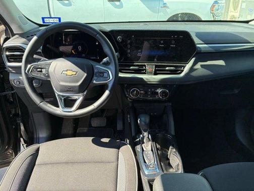 Mosaic Black Metallic 2024 Chevrolet Trailblazer LT