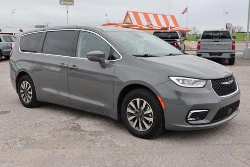 2022 Chrysler Pacifica Hybrid Touring L