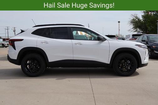 Summit White 2026 Chevrolet Trax LT
