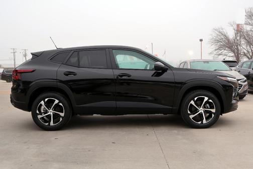 Mosaic Black Metallic 2026 Chevrolet Trax 1RS