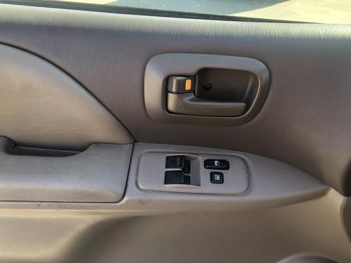 2003 Toyota Sienna LE