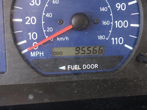 2003 Toyota Sienna LE