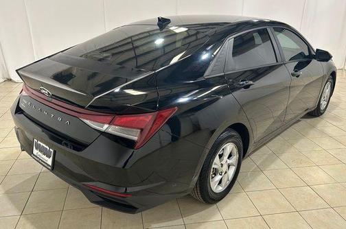Onyx Black 2023 Hyundai ELANTRA SE
