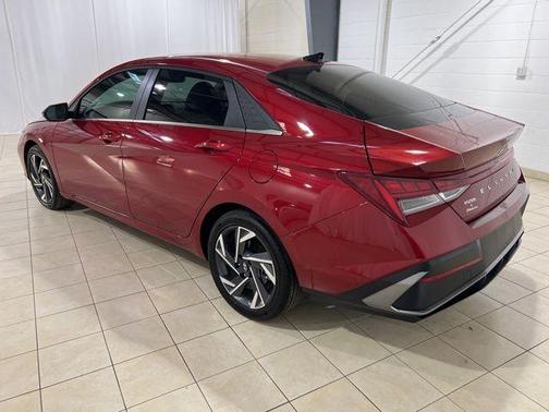 2025 Hyundai ELANTRA HEV Limited