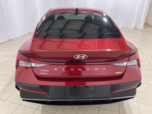 2025 Hyundai ELANTRA HEV Limited