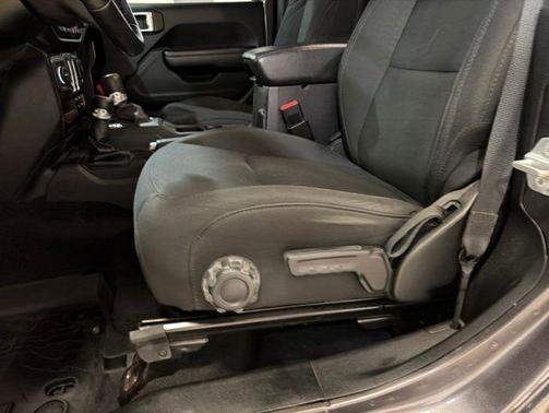 Granite Crystal Clearcoat Metallic 2020 Jeep Wrangler Sport