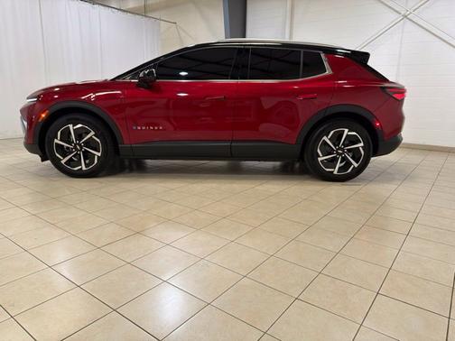 Radiant Red Tintcoat 2026 Chevrolet Equinox EV LT
