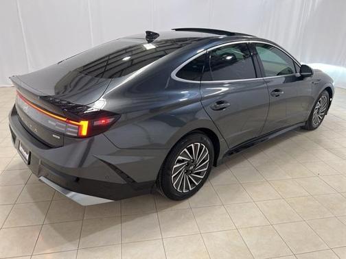 2025 Hyundai SONATA Hybrid Limited
