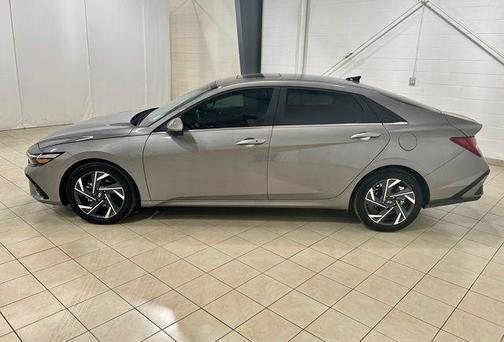 Metal 2024 Hyundai ELANTRA SEL