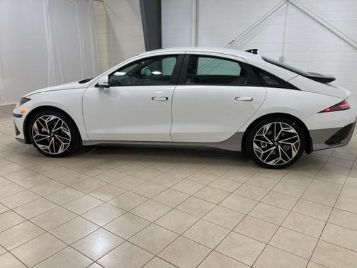 2025 Hyundai IONIQ 6 SEL