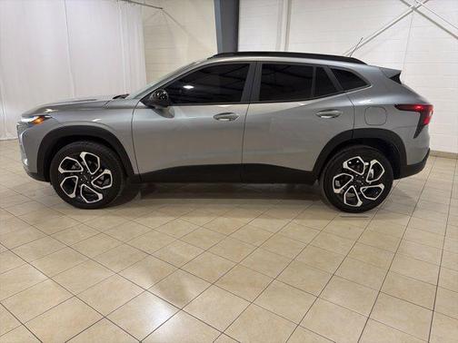 Sterling Gray Metallic 2024 Chevrolet Trax 2RS