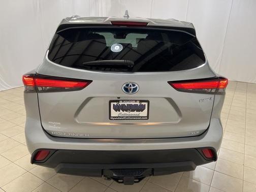 2020 Toyota Highlander Hybrid XLE