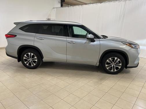 2020 Toyota Highlander Hybrid XLE