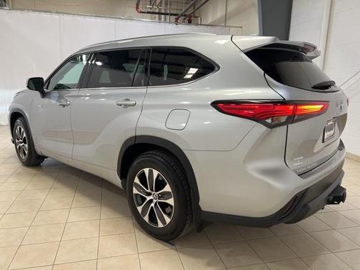 2020 Toyota Highlander Hybrid XLE