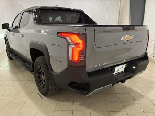 2025 Chevrolet Silverado EV LT