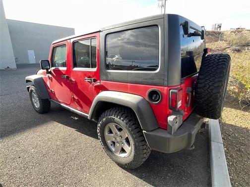 Photo 3 of 3 of 2011 Jeep Wrangler Unlimited Rubicon