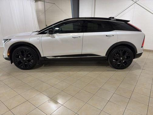 2025 Cadillac OPTIQ Luxury