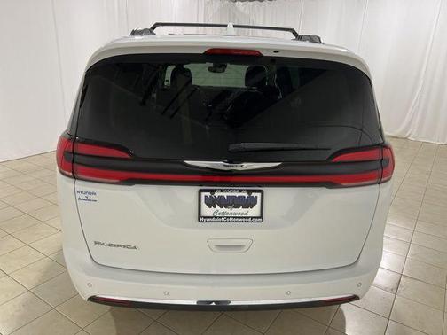 2022 Chrysler Pacifica Touring-L