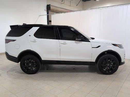 2022 Land Rover Discovery P360 S R-Dynamic