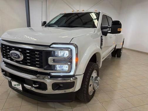 White Metallic 2024 Ford F-450 Lariat