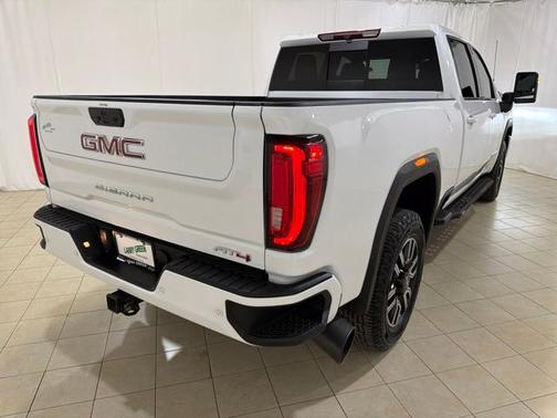 Summit White 2023 GMC Sierra 2500 AT4