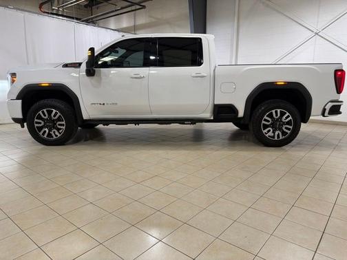 Summit White 2023 GMC Sierra 2500 AT4