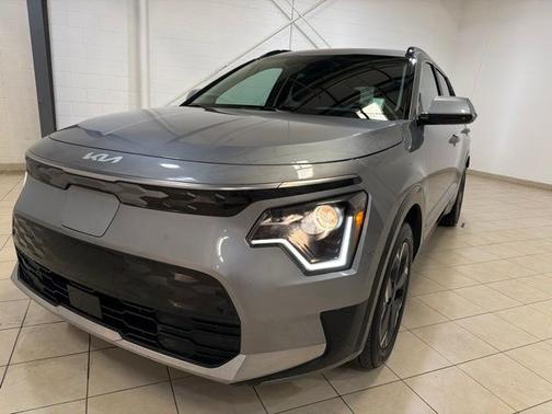 Steel Gray 2023 Kia Niro EV Wind