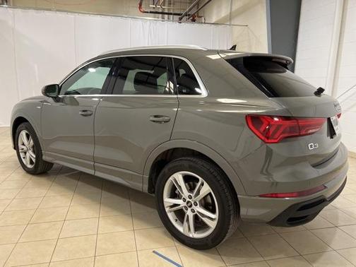 2023 Audi Q3 45 S line Premium