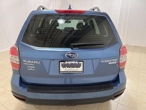 2016 Subaru Forester 2.5i