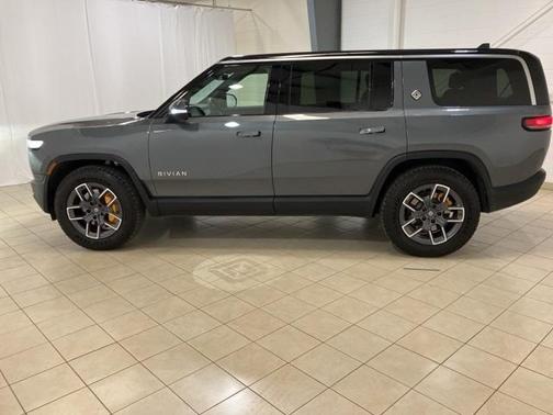 2023 Rivian R1S Adventure Quad Motor Large Pack