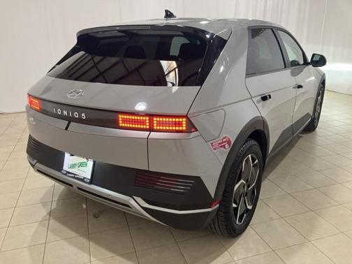 2024 Hyundai IONIQ 5 SE Standard Range