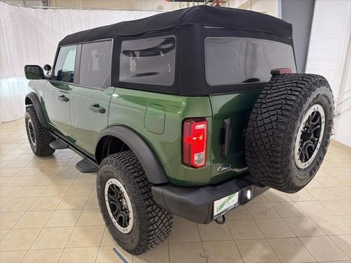 Eruption Green Metallic 2023 Ford Bronco Base