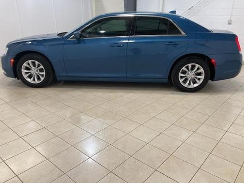 2020 Chrysler 300 Touring