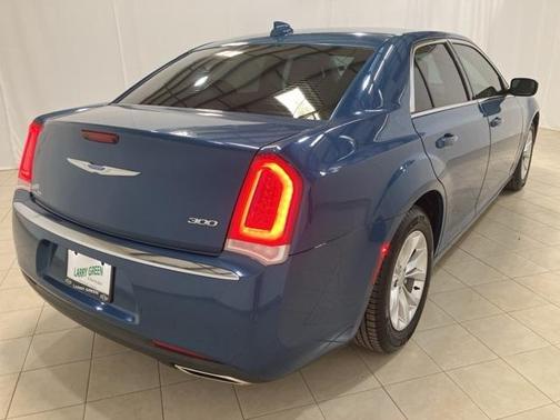 2020 Chrysler 300 Touring