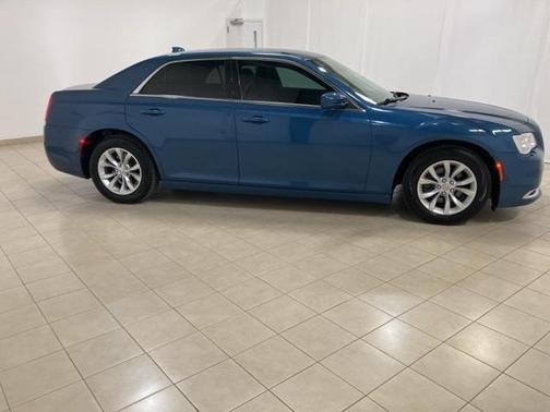 2020 Chrysler 300 Touring