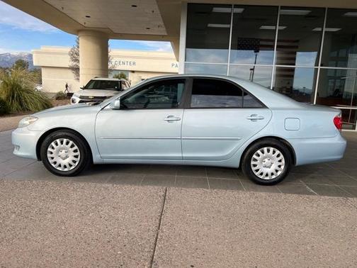 Photo 2 of 21 of 2006 Toyota Camry XLE