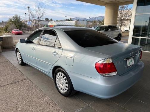 Photo 3 of 21 of 2006 Toyota Camry XLE