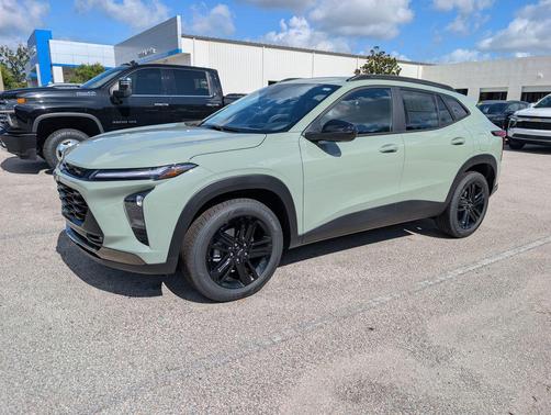 Cacti Green 2026 Chevrolet Trax FWD ACTIV