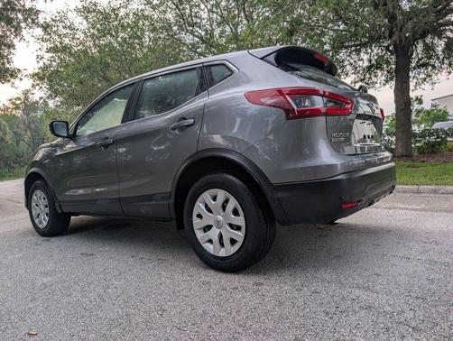 Gun Metallic 2020 Nissan Rogue Sport S