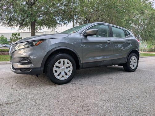 Gun Metallic 2020 Nissan Rogue Sport S