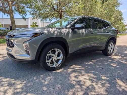 Sterling Gray Metallic 2026 Chevrolet Trax LS