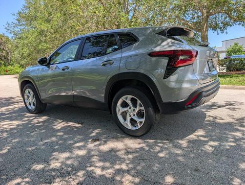 Sterling Gray Metallic 2026 Chevrolet Trax LS