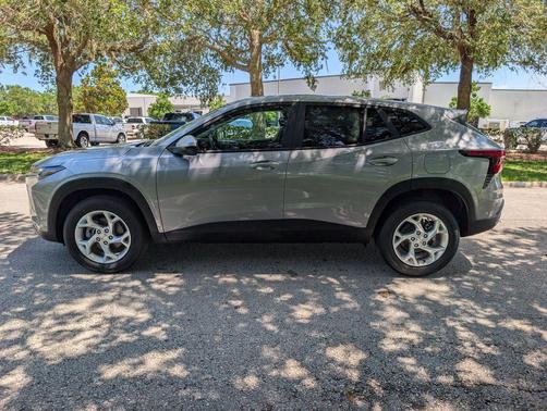 Sterling Gray Metallic 2026 Chevrolet Trax LS
