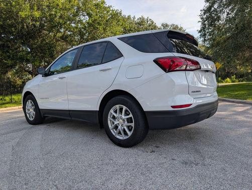 Summit White 2023 Chevrolet Equinox LS