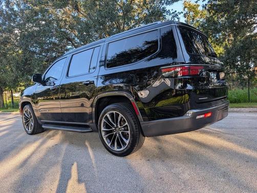 2022 Jeep Wagoneer Series II 4x4