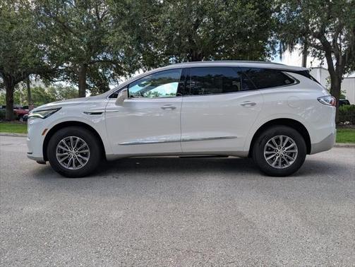 2023 Buick Enclave Essence AWD