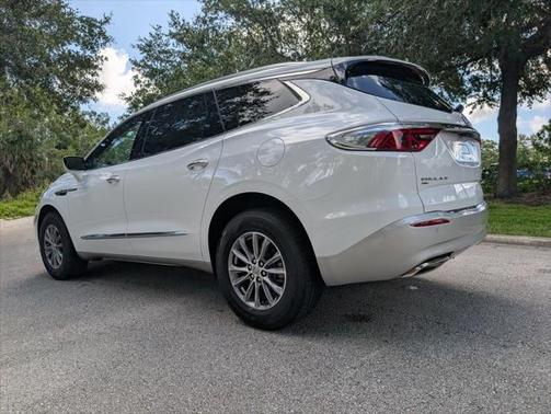 2023 Buick Enclave Essence AWD